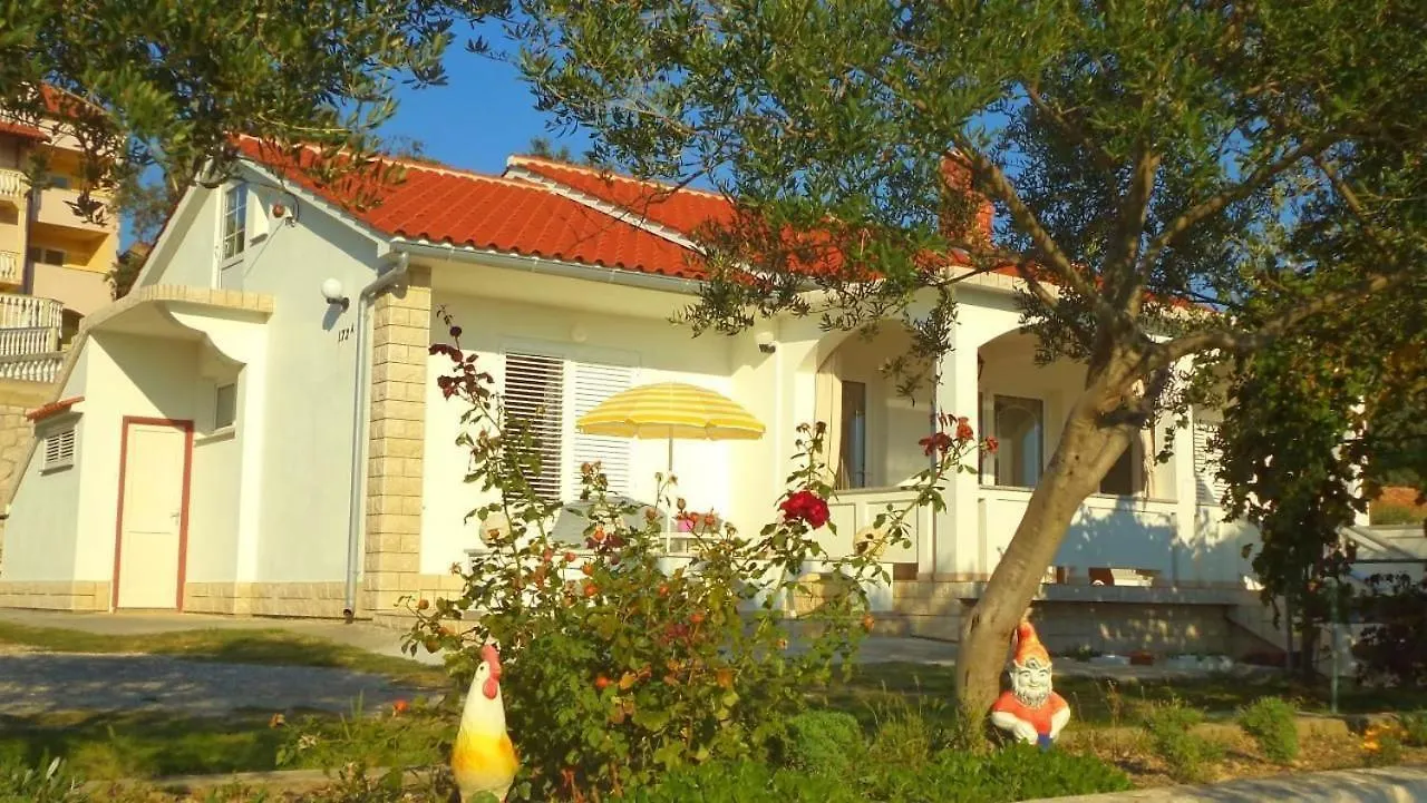 Appartement In Kampor Rab Town Apartment