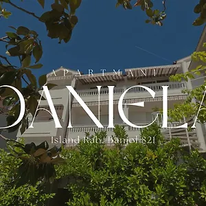Daniela Rab Town